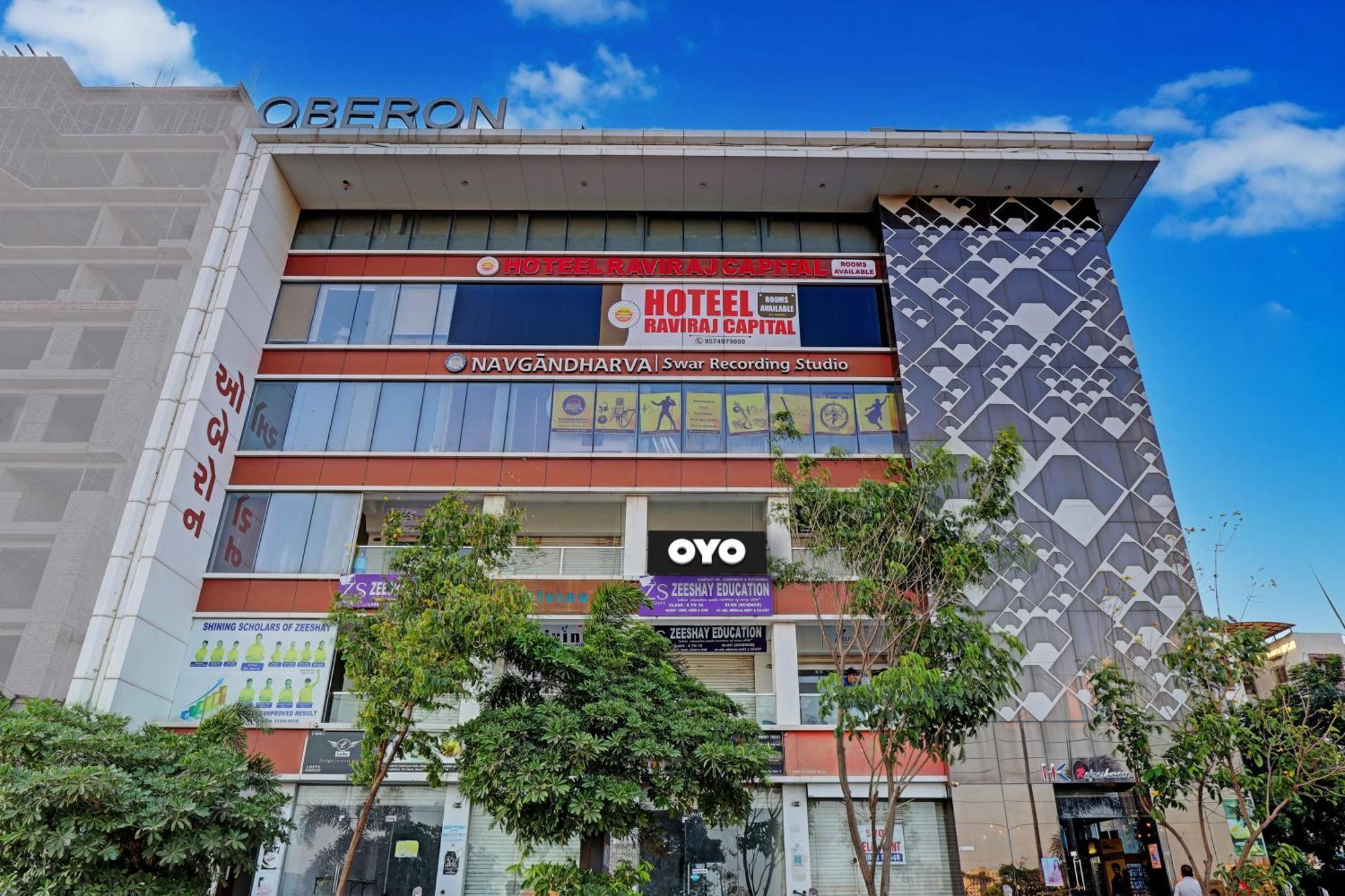 Collection O Hotel Swarg スーラト エクステリア 写真